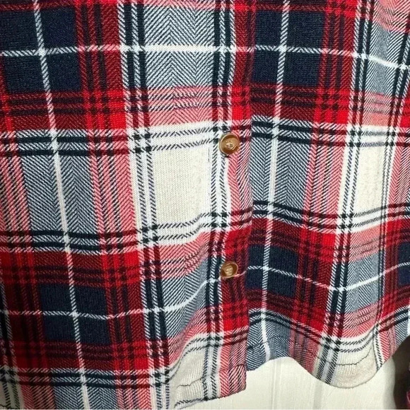 Ardene Button-Up Shirt Plaid white,  Red, & Black Size Large - Picture 3 of 16
